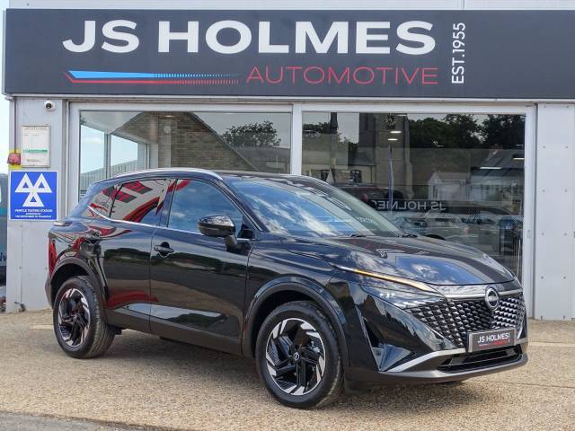 Nissan Qashqai 1.3 DiG-T MH 158 N-Connecta 5dr Xtronic Hatchback Petrol BLACK