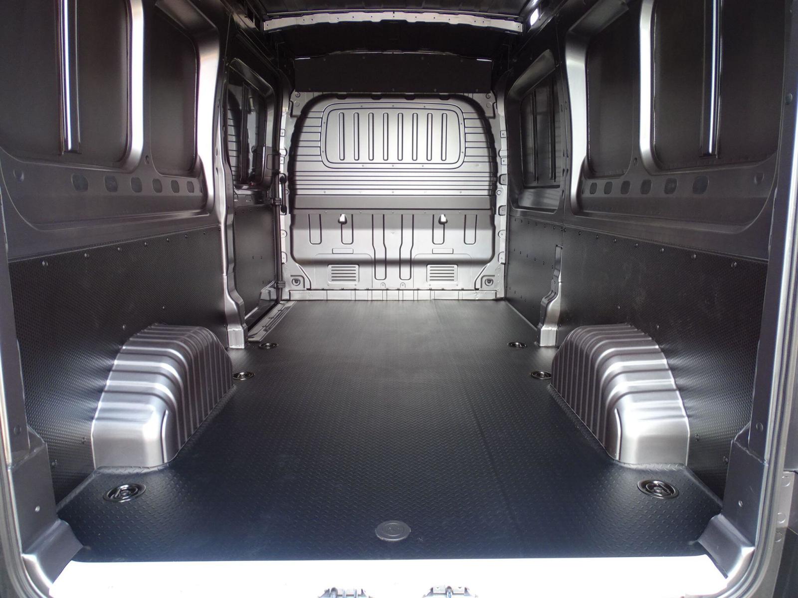 Maxus Deliver 9