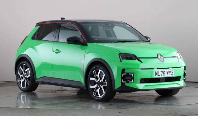 Renault 5 E-Tech electric 0.0 90kW Techno Urban Range 40kWh 5dr Auto Hatchback Electric GREEN/BLACK