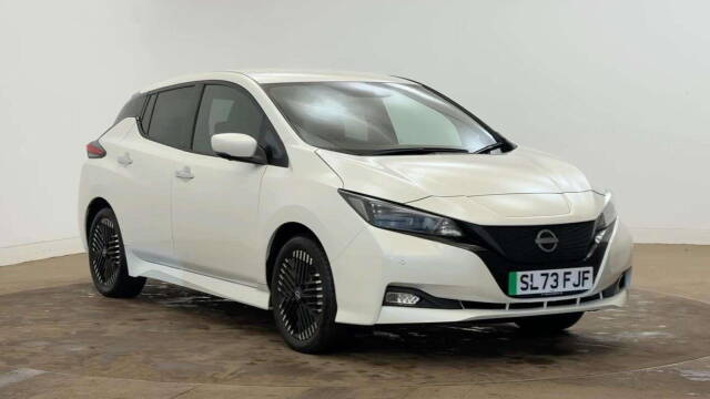 Nissan Leaf 0.0 110kW Tekna 39kWh 5dr Auto Hatchback Electric WHITE