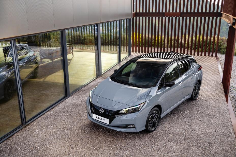 2022 NISSAN LEAF