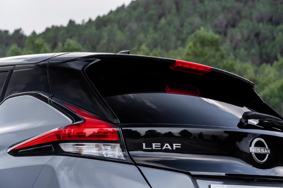 2022 NISSAN LEAF