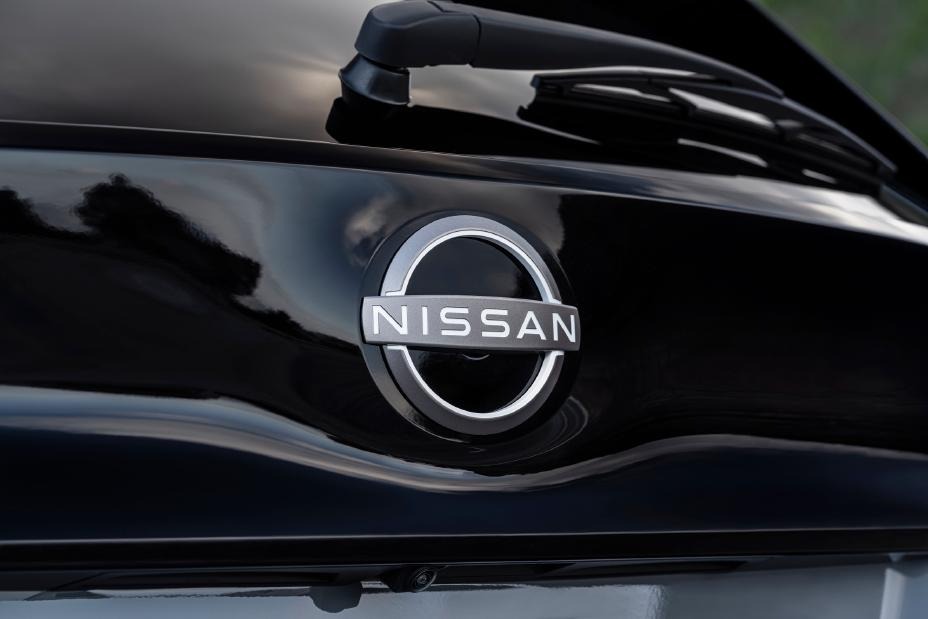 2022 NISSAN LEAF