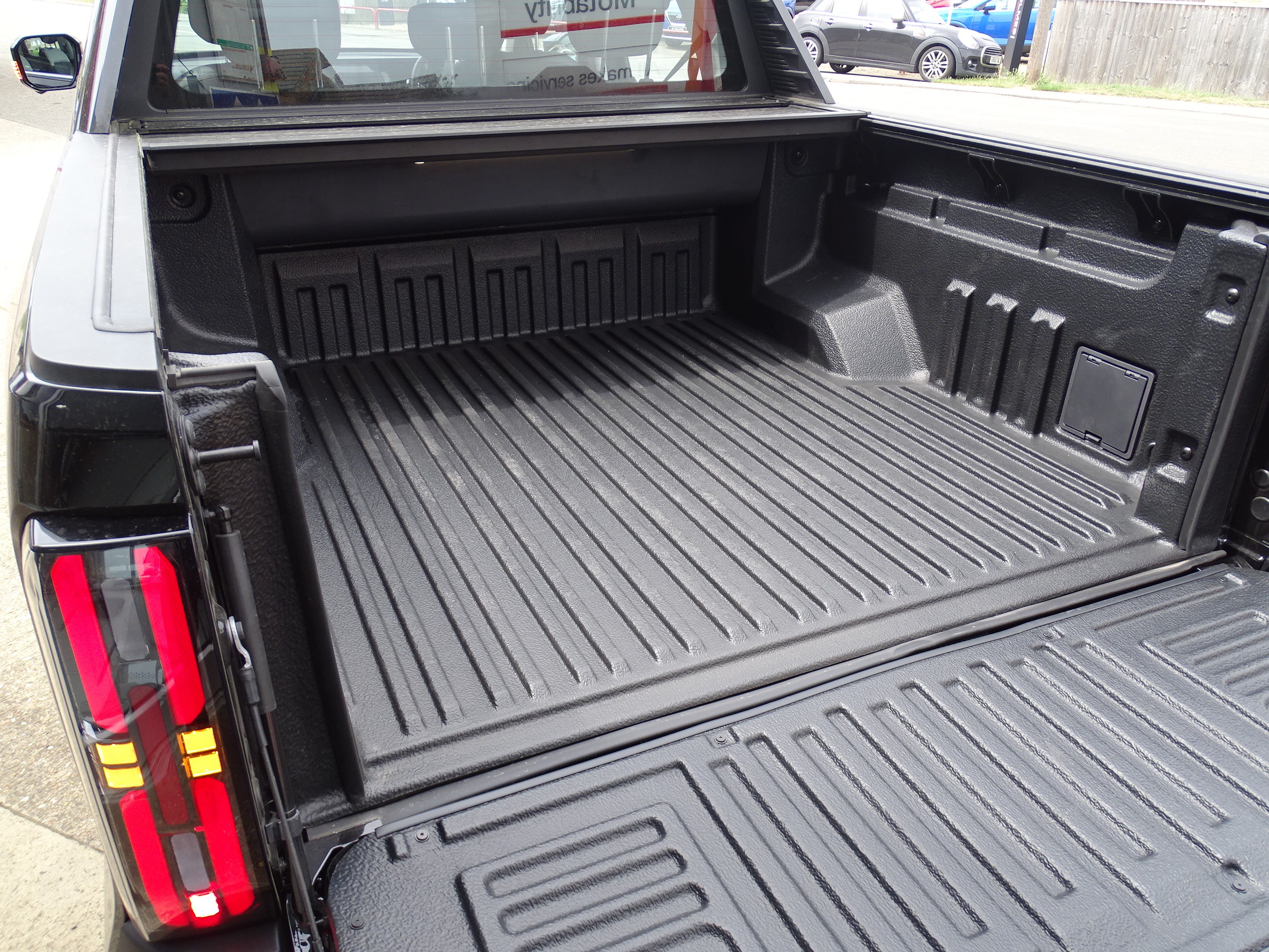 Why the MAXUS eTERRON 9 Could Be the Smartest Business Vehicle You'll Buy This Year